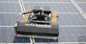 2-Solarreinigung und Photovoltaikflächenreinigung war noch nie so einfach. hy Cleaner black SOLAR
