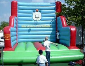 1-Basketball-Game "Dunking Zone"