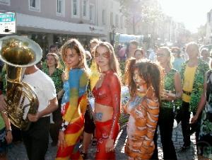 2-Bodypainting die Attraktion auf Ihrem Fest