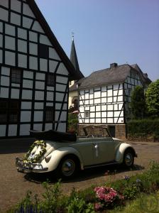 4-Hochzeitswagen Brautauto Volkswagen VW Käfer Cabrio Kabrio