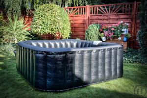 1-transportabler aufblasbarer Whirlpool / Jacuzzi / Hot Tub mieten