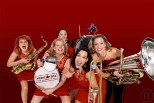 2-DAMEN-Marchingband!
Ladies-Brassband