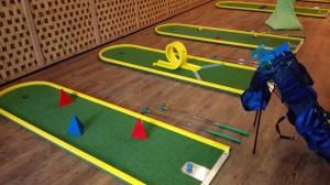 18 mobile Minigolfbahnen