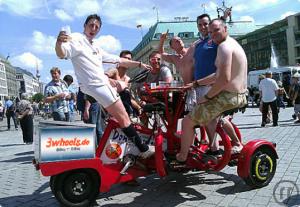 1-FunBike - PartyBike Berlin Tour - Junggesellenabschieds Spaß