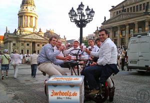 2-FunBike - PartyBike Berlin Tour - Junggesellenabschieds Spaß