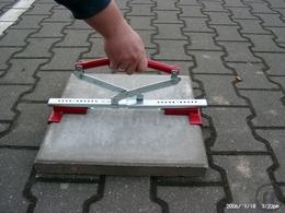 Plattenheber für Gehwegplatten