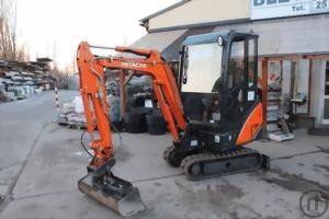 2-Minibagger von Hitachi und Cat