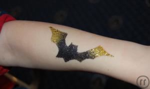 2-Airbrush- und Glitzer Tattoos - Kindergeburstag