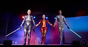 5-Einzigartige Trio-Akrobatik Show "FUTURE"