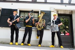 5-Die kleine Partyband – völlig mobil – ohne Bühne – ohne Technik &ndas...