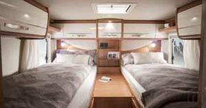 4-Wohnmobil  A 7300 DB
