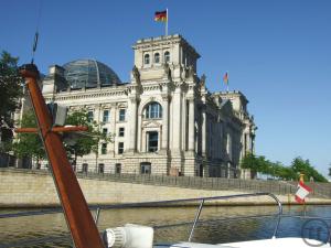 2-EVENTSchiff in BERLIN City - Private Stadtrundfahrt - Sightseeing - Rivercruise - Ab 2 bis 25 P.