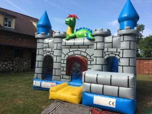 1-Hüpfburg "Drachenschloss" mit Rutsche - 5m x 5m x 4m