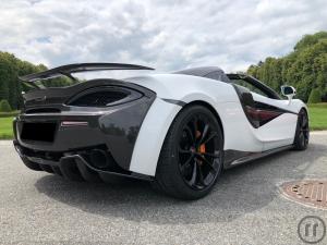 3-Mieten Sie den McLaren 570 Spider Novitec Nardo limited - Sie kennen bereits Ferrari und Lamborghini