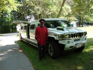 5-Oldtimer: Imperial, Excalibur als Hochzeitsauto
Hummer 2-Stretchlimousine in weiß