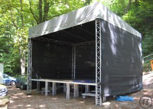 3-Bühne mit Bühnendach - 6 x 5m
Klein aber fein.