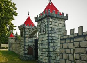 2-Burganlage Burgtor Ritterburg Märchenschloss Mittelalter Dekoration