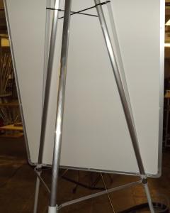 2-Flipchart und Whiteboard 100 x 72 cm, bis Höhe 190 cm , Stifte, Schwamm