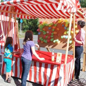 2-Spickerwerfen / Luftballondarten am nostalgischen Marktstand inkl. 19% MwSt.