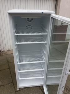 3-Glastüren - Kühlschrank 1,50 mtr. hoch für Getränke u.ä., Anlieferung m&...