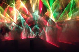 2-Outdoor Lasershow mit bis zu 50 W Leistung......