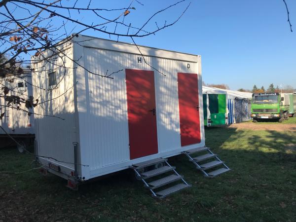 Toilettenwagen WC Wagen Anhänger Klowagen Toiletten Vermietung Container auf Fahrgestell