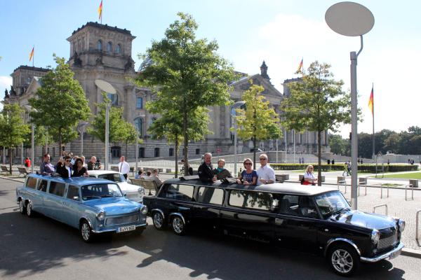 1-Stretchtrabi für Stadtrundfahrten in Berlin. Stretchtrabant, Trabant Rundfahrt Trabi City To...