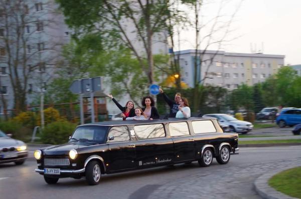 2-Trabi Limousine Hochzeitstrabant, Stretchtrabi Hochzeitsauto, Trabant Oldtimer für Ihre Hoch...