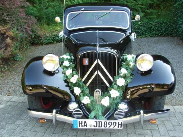 Hochzeitsauto Amélie mit Chauffeur, Citroen Oldtimer 11CV, Hochzeit Fahrzeug, Oldtimervermietung