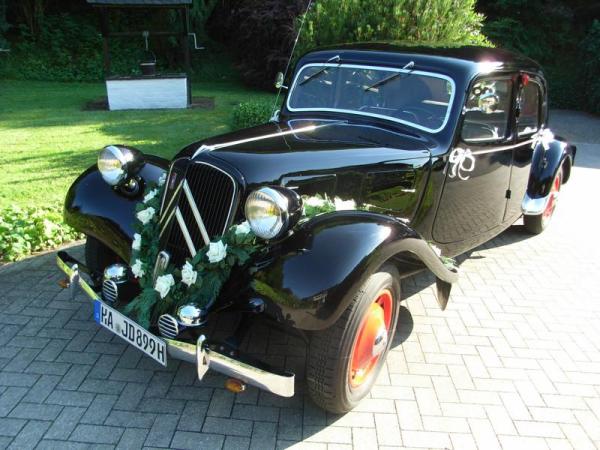 2-Hochzeitsauto Amélie mit Chauffeur, Citroen Oldtimer 11CV, Hochzeit Fahrzeug, Oldtimerverm...