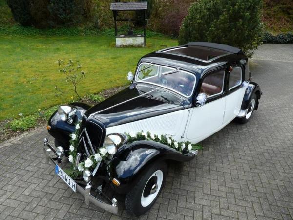 1-Hochzeitsauto Desirée mit Chauffeur, Citroen Oldtimer 11CV, Hochzeit Fahrzeug, Oldtimerver...