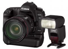 1-Canon EOS 5D mark II + EF 24-105 mm 1:4L IS USM + Speedlite 600EX-RT