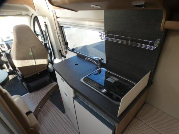 3-Malibu Van 600 LE, Wohnmobil mit Längsbett, Modell 2019, inkl. Camping-Möbel