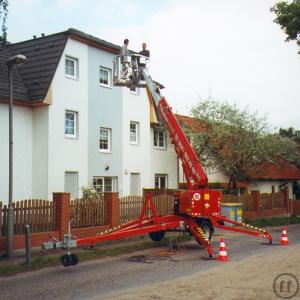 Anhängerbühne mit 15 m Arbeitshöhe