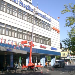Anhängerbühne mit 25 m Arbeitshöhe