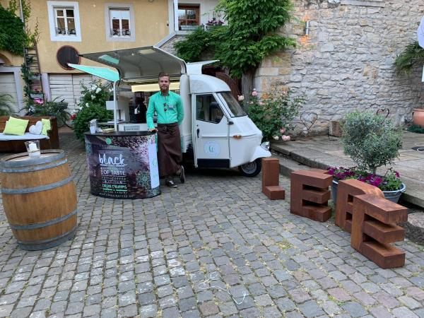 2-Kaffee Catering mit exklusiver Ape und Barista