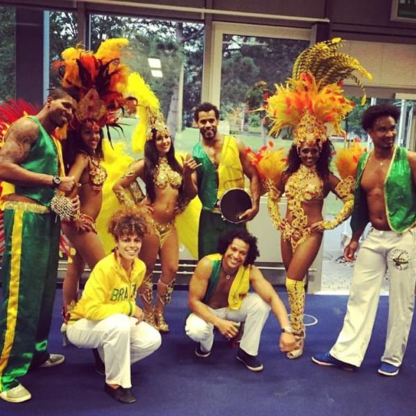 4-brasilianische Sambatänzerin, Sambashow, Capoeira, Trommelshow Hannover & Region