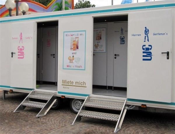 6-Toilettenwagen mit Kindertoilette, Wickeltisch, Klimaanlage und mehr...
