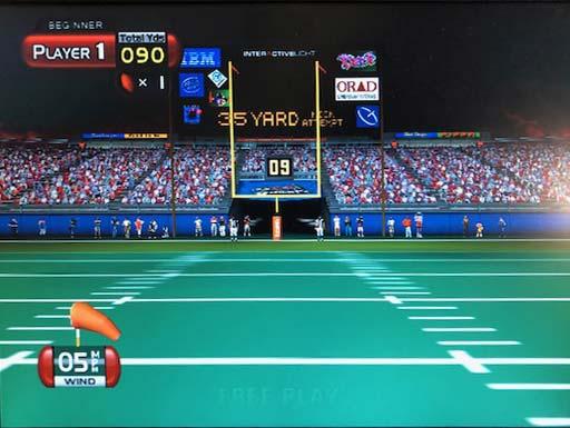 3-American Football Simulator passend zur Football & NFL Party. Gespielt werden Fiel Goal Shots