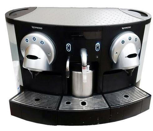 1-Nespresso Kaffeemaschine