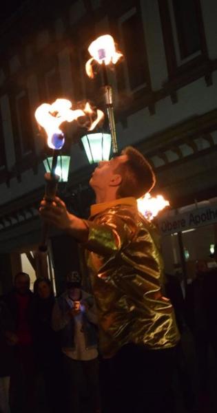 2-Farbenfeuer - Feuer- und Leuchtshow