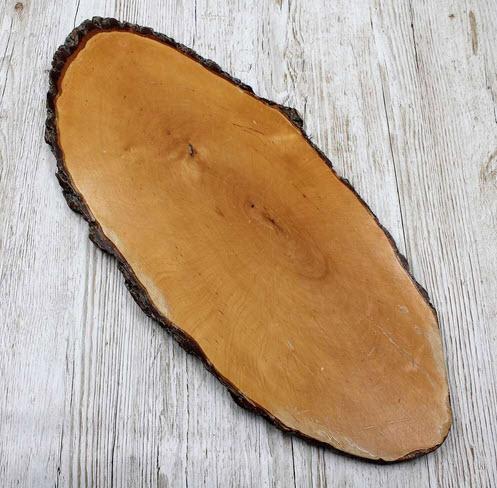 Brotzeitbrett mit Rinde oval 65 cm