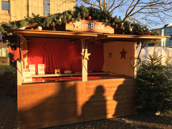 3-Massive Marktbuden / Verkaufshütten / Erntehütten / Weihnachtsmarktbuden / Marktstä...