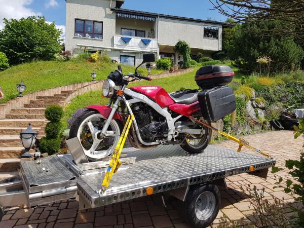 6-Motorradanhänger 1-2 750 kg gebremst mit 100er Zulassung