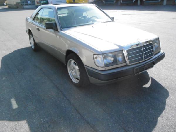 3-Mercedes Benz 300 CE W124