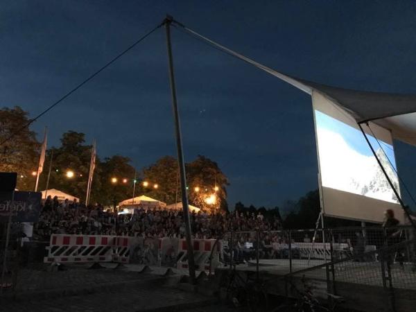 3-Stumpfl Monoblox32 600x450 cm = 149 Zoll Mobile Fastfold Leinwand