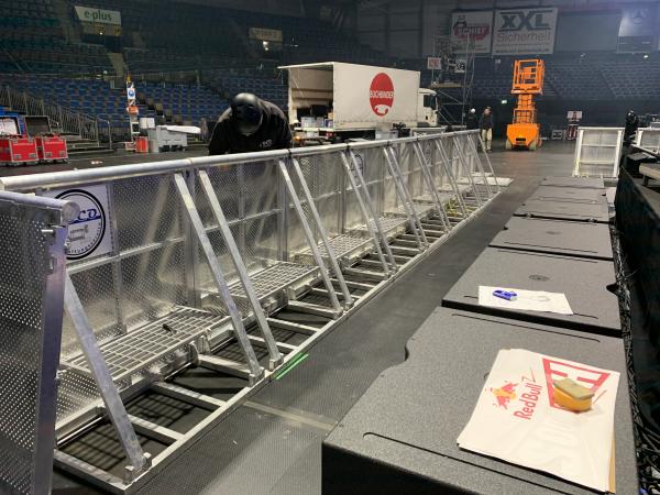 5-Bühnengitter Stagebarrier Bühnenabsperrung Wellenbrecher Crash Barrier Bühnenbarri...