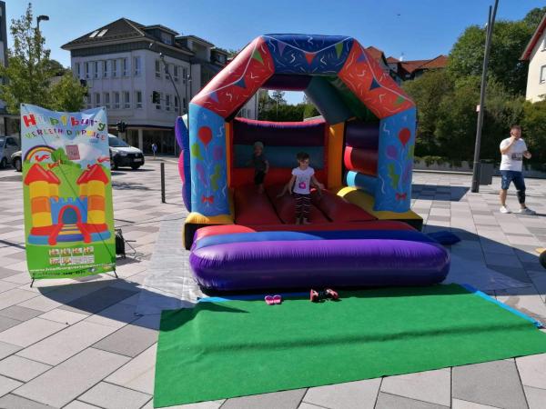 2-Hüpfburg "Adriana" - Wunderschöne bunte Hüpfburg mit Dach