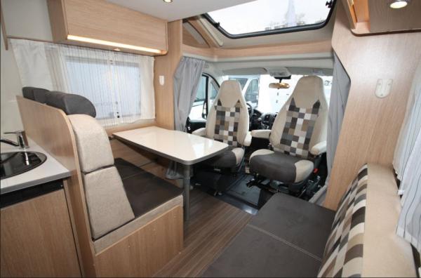 2-Wohnmobil Teilintegriert mit Hubbett Sunlight T64