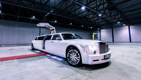 Jetdoor Stretchlimousine mit automatischer Flügeltür